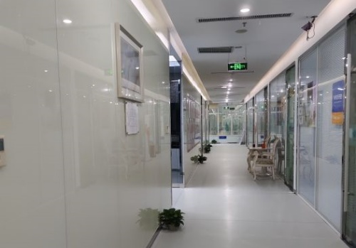 深圳拜博口腔走廊环境示意图