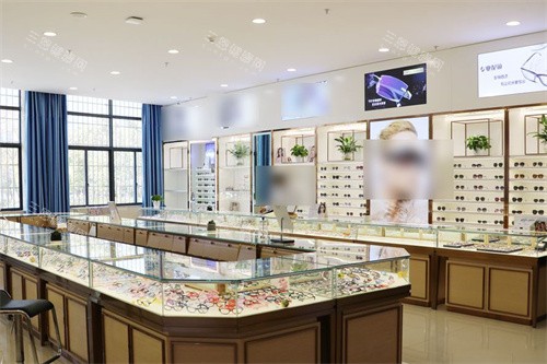 临沧艾维眼科配镜区