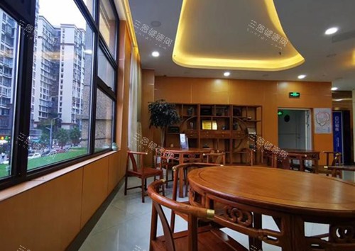 西昌春城口腔休息等待区环境