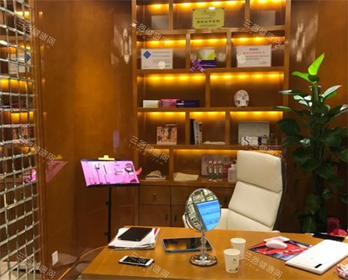 呼和浩特华医整形面诊室环境图