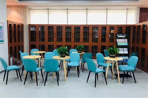 大连爱尔眼科医院休息区