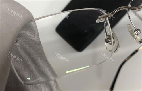 防控近视眼镜有哪几个牌子比较好?蔡司·小乐圆|豪雅·新乐学|依视路·星趣控...