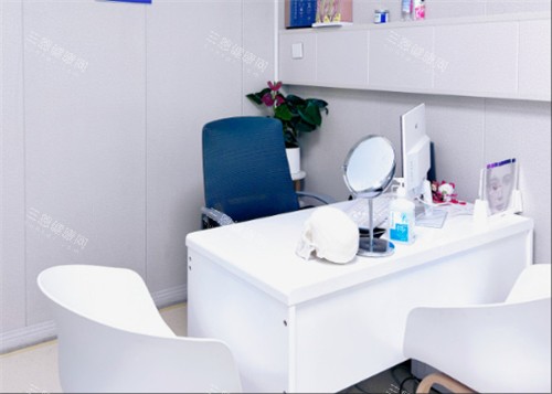 四川友谊医院整形科商谈室 四川友谊医院整形科商谈室