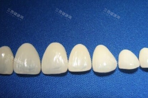 牙冠卡通模型图