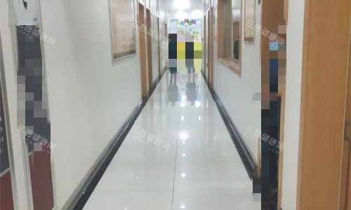 秦皇岛柯伊诺尔口腔走廊图