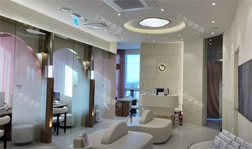 韩国丽妍常整形外科前台