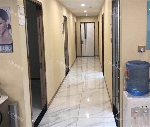 长春海峡医学美容医院走廊环境