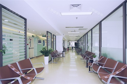 北京茗视光眼科崇文门店走廊环境 北京茗视光眼科崇文门店走廊环境