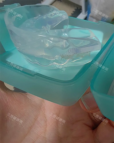 罗慕牙齿矫治器
