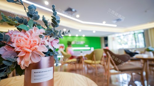 中山松鼠口腔石岐店候诊区 中山松鼠口腔石岐店候诊区