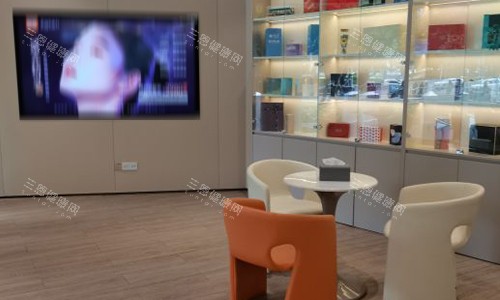 深圳鹏程医院的等待区的环境图