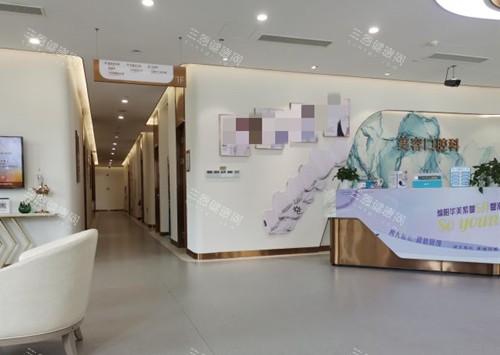 绵阳华美紫馨口腔门诊部内部过道环境