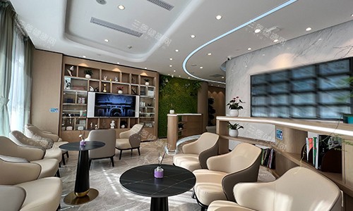 广州家庭医生医院大厅及医生展示墙