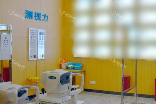 兰州普瑞眼科医院视力测试区 兰州普瑞眼科医院视力测试区