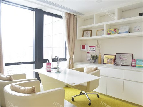 广州华美医疗美容面诊室 广州华美医疗美容面诊室