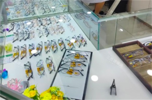 西安爱尔古城眼科医院配镜区 西安爱尔古城眼科医院配镜区