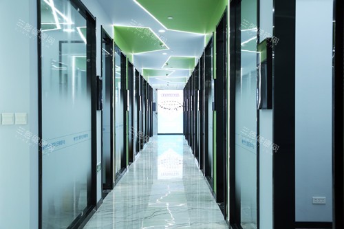 兰州康美齿科西固院走廊环境图 兰州康美齿科西固院走廊环境图