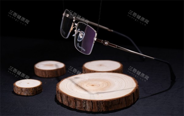 超视立远近两用眼镜图片展示 超视立远近两用眼镜图片展示
