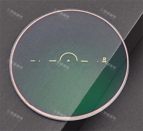 明月镜片质量怎么样？质量好！清晰度高、佩戴舒适、耐用性强！