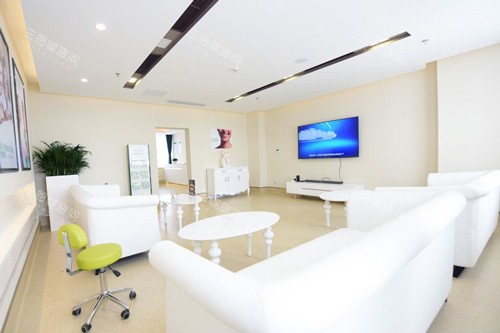 深圳美莱口腔等候区图