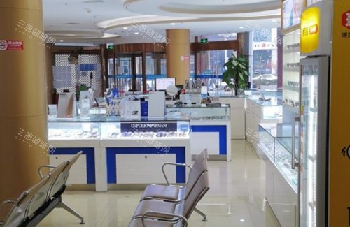 北京华厦民众眼科视光配镜区环境