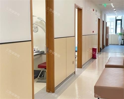 北京朝聚眼科等候区