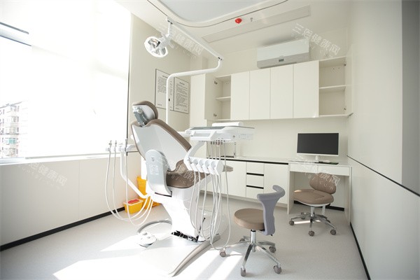 鞍山德立联合口腔治疗室环境