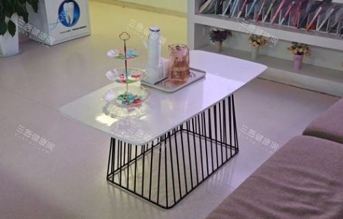 西安小白兔口腔等候区小零食示意图