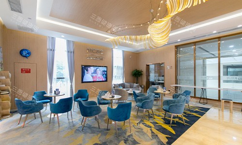 西安弗莱堡口腔等待区环境