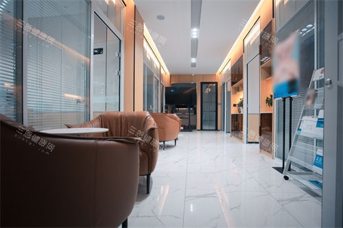 榆林康美口腔门诊部休息候诊区环境