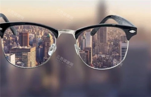 近视眼视力表现图 近视眼视力表现图