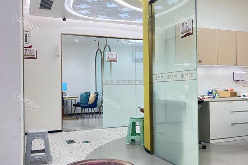 广州德伦口腔海珠总院环境图 广州德伦口腔海珠总院环境图