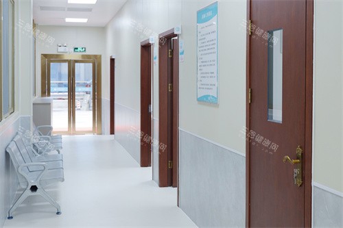 广州致友医院口腔科诊区走廊 广州致友医院口腔科诊区走廊