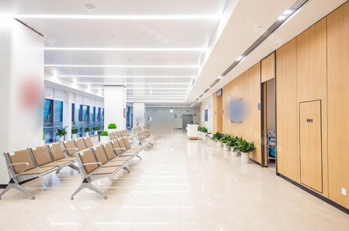 深圳深东爱尔眼科医院候诊区 深圳深东爱尔眼科医院候诊区