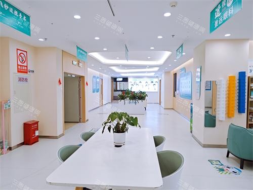 昆明景远眼科屈光科大厅环境 昆明景远眼科屈光科大厅环境