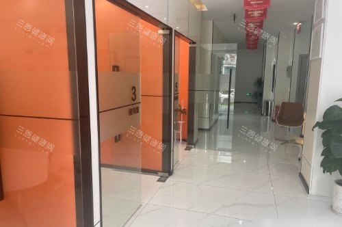 重庆中附大口腔走廊