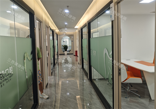 佛山三水广齿口腔就诊室