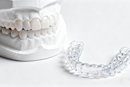 牙齿透明保持器展示