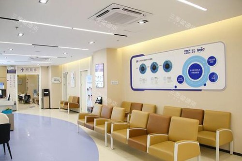 深圳新安希玛林顺潮眼科医院等候区 深圳新安希玛林顺潮眼科医院等候区