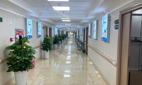 成都友谊医院疤痕科的走廊景观 成都友谊医院疤痕科的走廊景观