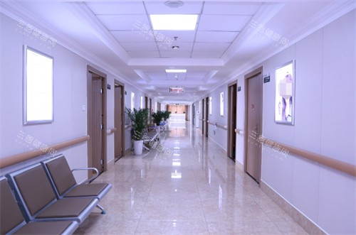 成都友谊医院疤痕科走廊环境一览图 成都友谊医院疤痕科走廊环境一览图